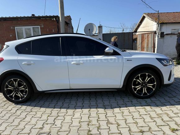 Sahibinden Ford Focus 1.0 EcoBoost Active X 2023 Model  62.000 km Beyaz