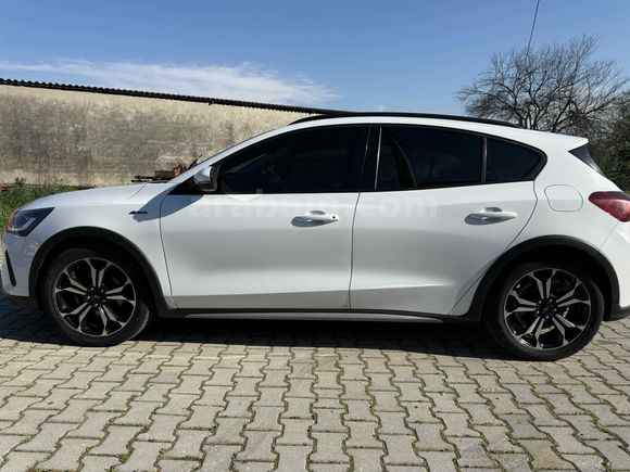 Sahibinden Ford Focus 1.0 EcoBoost Active X 2023 Model  62.000 km Beyaz
