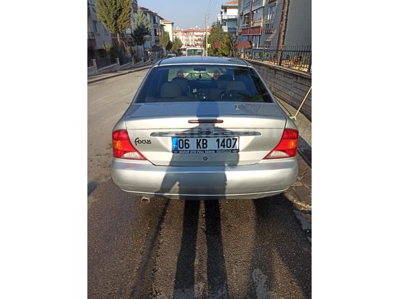 Sahibinden Ford Focus 2.0 Ghia 2001 Model  267.500 km Gri (Gümüş)