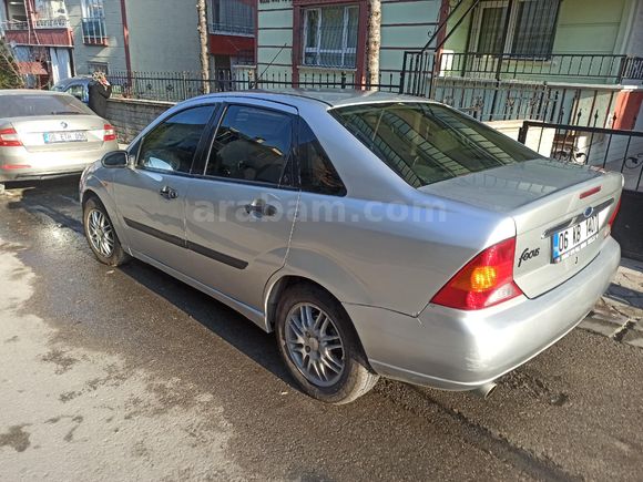 Sahibinden Ford Focus 2.0 Ghia 2001 Model  267.500 km Gri (Gümüş)