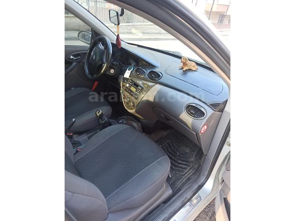 Sahibinden Ford Focus 2.0 Ghia 2001 Model  267.500 km Gri (Gümüş)