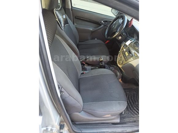 Sahibinden Ford Focus 2.0 Ghia 2001 Model  267.500 km Gri (Gümüş)