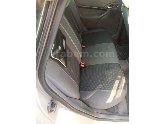 Sahibinden Ford Focus 2.0 Ghia 2001 Model  267.500 km Gri (Gümüş)