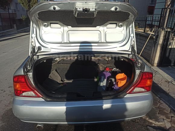 Sahibinden Ford Focus 2.0 Ghia 2001 Model  267.500 km Gri (Gümüş)