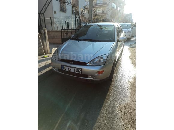Sahibinden Ford Focus 2.0 Ghia 2001 Model  267.500 km Gri (Gümüş)