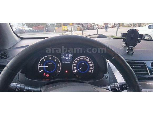 Sahibinden Hyundai Accent Blue 1.6 CRDI Prime 2013 Model İstanbul 155.300 km Beyaz