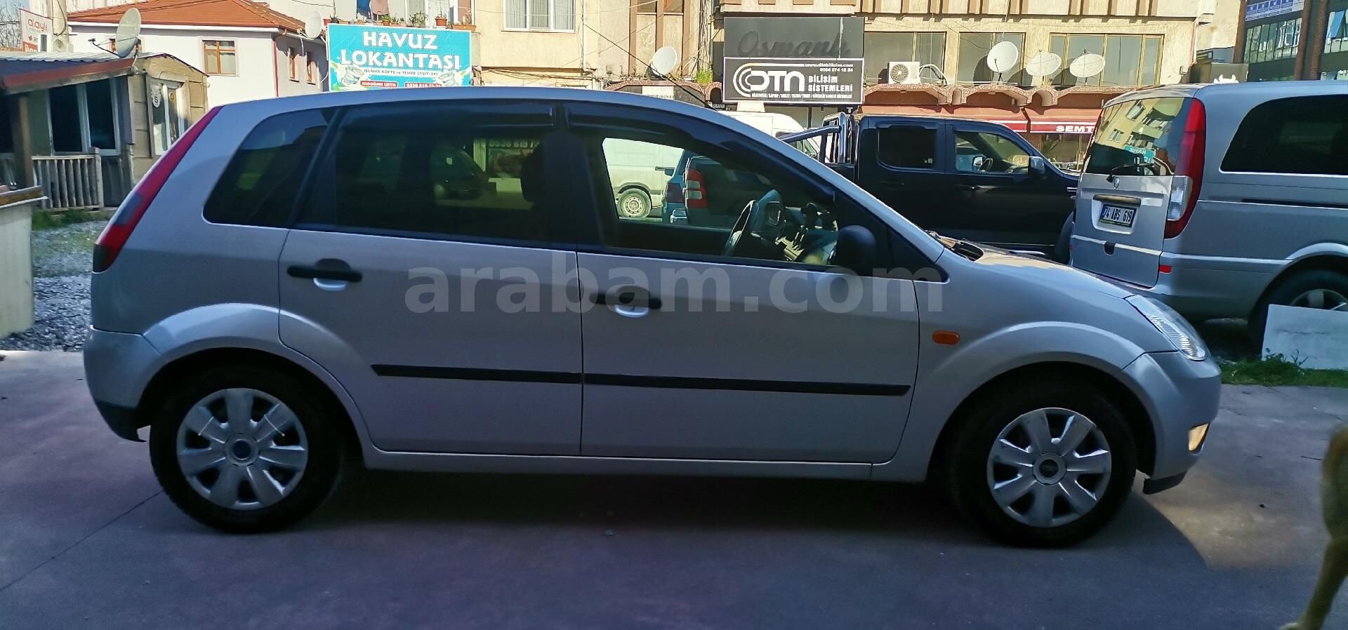 Galeriden Ford Fiesta 1.4 Comfort 2004 Model Sakarya 255.000 km Gri 5