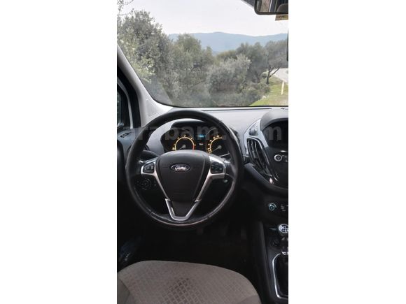 Sahibinden Ford Tourneo Courier 1.5 TDCi Titanium 2019 Model