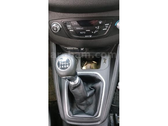 Sahibinden Ford Tourneo Courier 1.5 TDCi Titanium 2019 Model