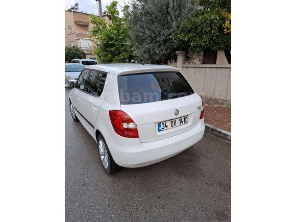 Sahibinden Skoda Fabia 1.4 Ambiente 2010 Model Antalya 283 km Beyaz