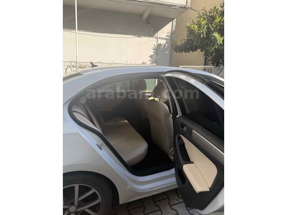 Sahibinden Volkswagen Jetta 1.2 TSi BlueMotion Trendline 2017 Model  112.000 km Beyaz