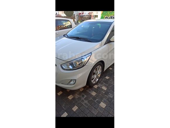 Sahibinden Hyundai Accent Blue 1.6 CRDI Mode Plus 2018 Model 