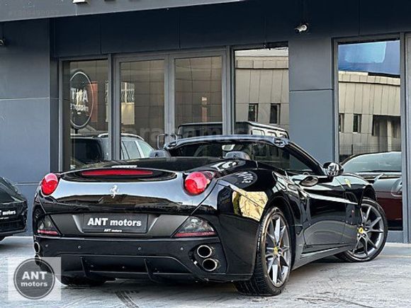 HATASIZ 2011 FERRARI CALIFORNIA 4.3 V8+SERAMİK FREN+DAYTONA FUL