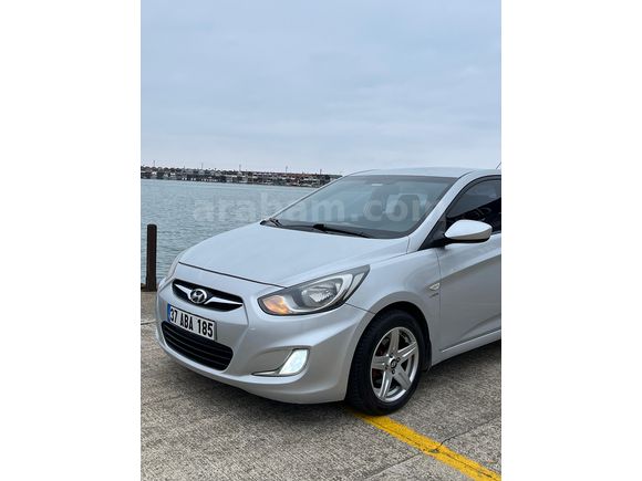 Sahibinden Hyundai Accent Blue 1.6 CRDI Mode 2011 Model 