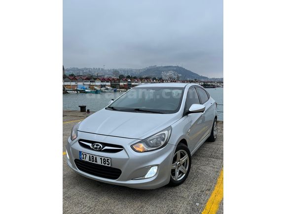Sahibinden Hyundai Accent Blue 1.6 CRDI Mode 2011 Model 