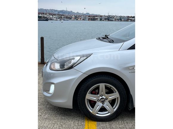 Sahibinden Hyundai Accent Blue 1.6 CRDI Mode 2011 Model 