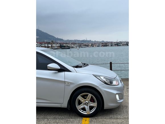 Sahibinden Hyundai Accent Blue 1.6 CRDI Mode 2011 Model 
