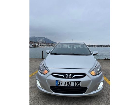 Sahibinden Hyundai Accent Blue 1.6 CRDI Mode 2011 Model 