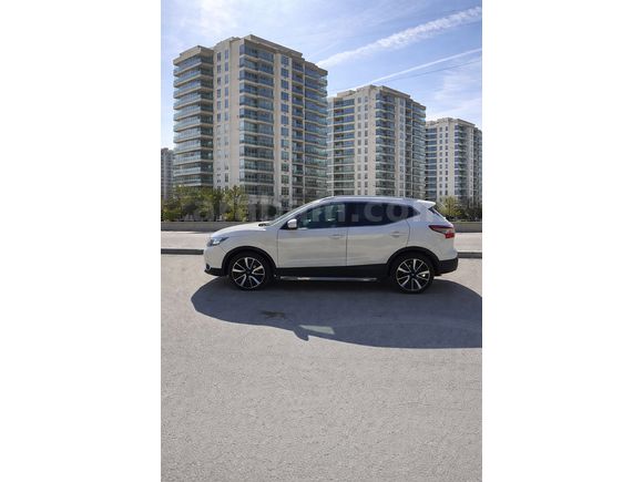 Cam Tavan Otmatik Nissan Qashqai 1.6 dCi Black Edition 2016 Model