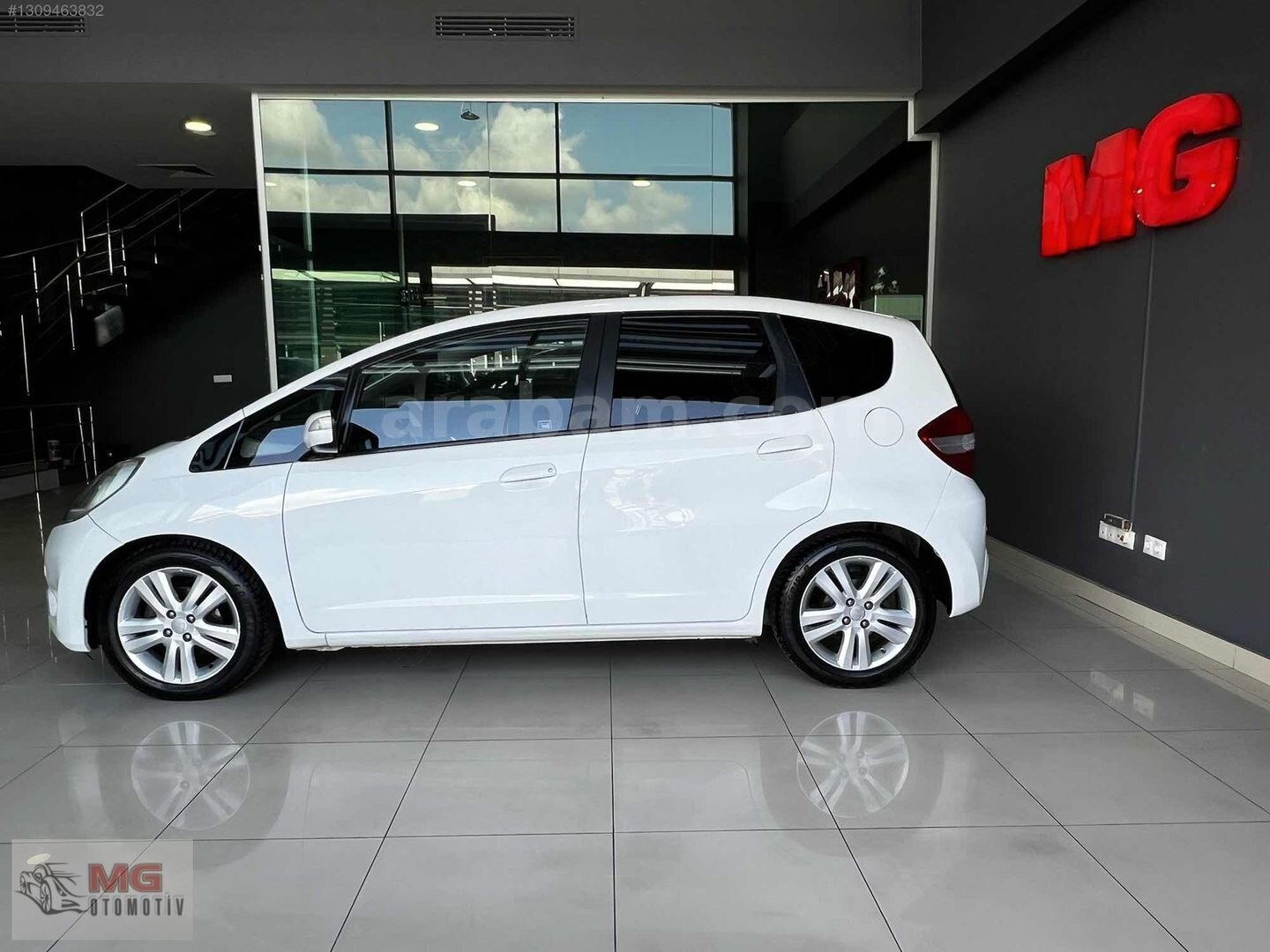 Galeriden Honda Jazz 1.4 Fun 2012 Model Ankara 206.000 km Beyaz 5