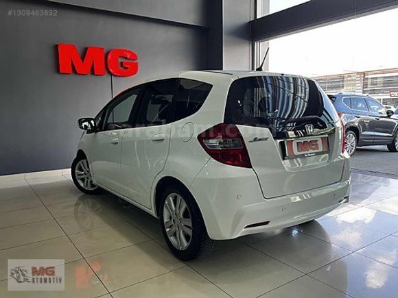 MG OTOMOTİV DEN 1.4 JAZZ FUN PLUS TAM OTOMATİK VİTES CAM TAVANLI