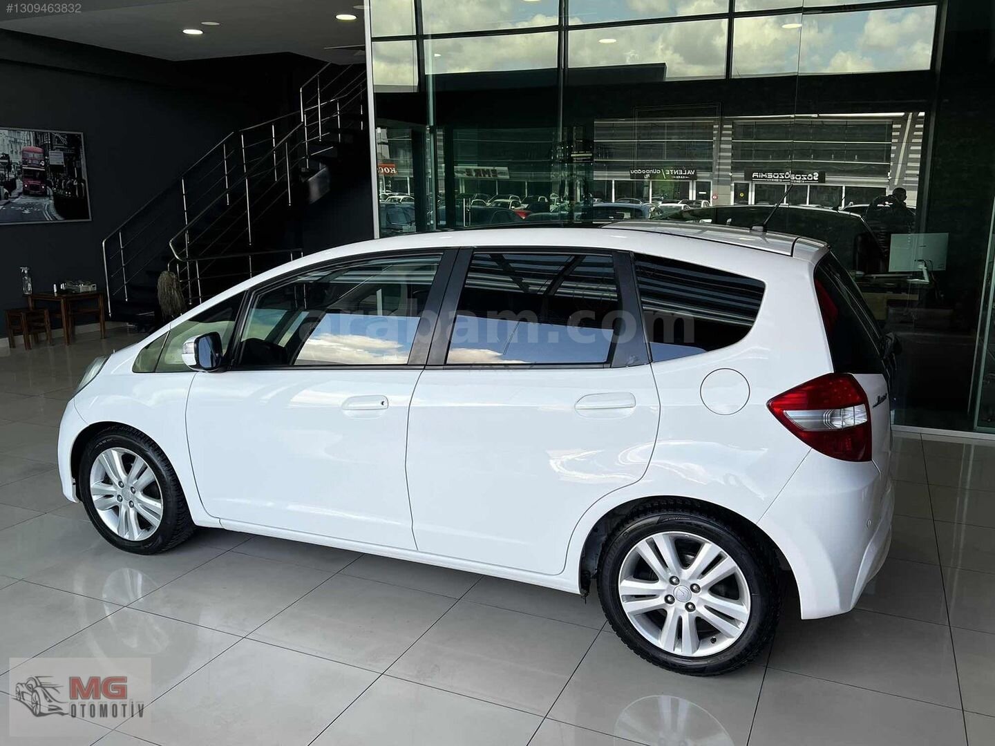 Galeriden Honda Jazz 1.4 Fun 2012 Model Ankara 206.000 km Beyaz 6