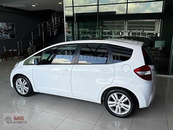 MG OTOMOTİV DEN 1.4 JAZZ FUN PLUS TAM OTOMATİK VİTES CAM TAVANLI