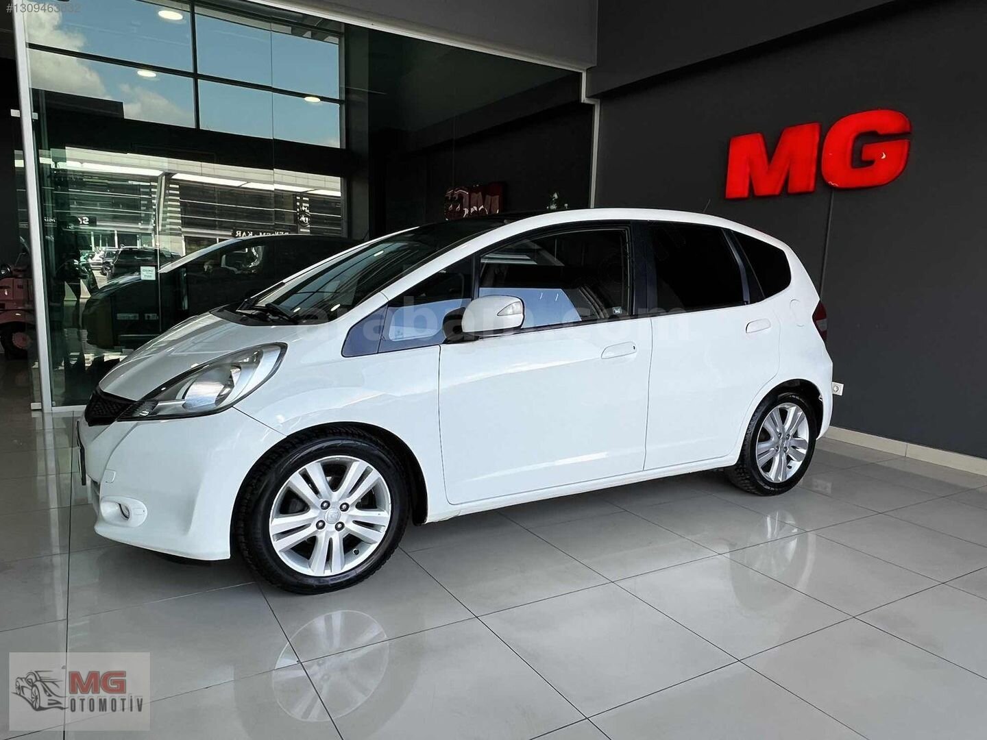 Galeriden Honda Jazz 1.4 Fun 2012 Model Ankara 206.000 km Beyaz 4