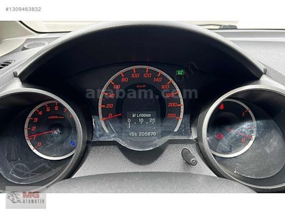MG OTOMOTİV DEN 1.4 JAZZ FUN PLUS TAM OTOMATİK VİTES CAM TAVANLI