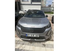 İlk Sahibinden Peugeot 2008 1.2 Hybrid Allure 2026 Model 
Cam tavan 
İlk bakimi serviste ücretsiz şaseye işlenmiş 