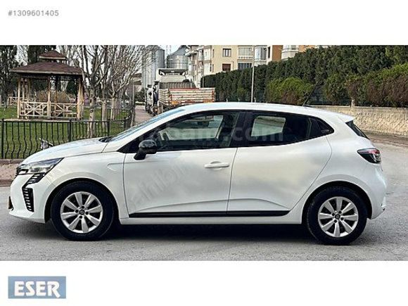 ESER OTOMOTİV DEN 2023 CLIO Equilibre 83 KM BOYASIZ TESLA EKRAN