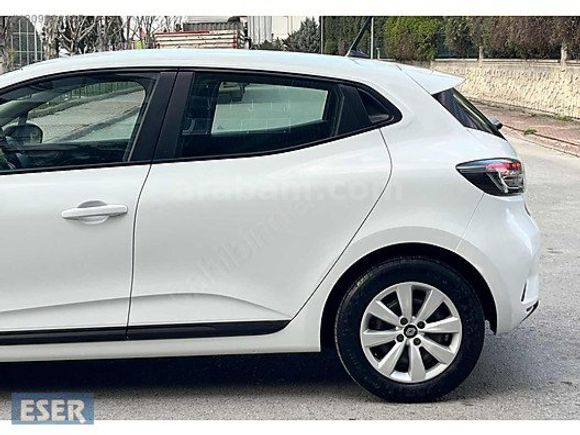 ESER OTOMOTİV DEN 2023 CLIO Equilibre 83 KM BOYASIZ TESLA EKRAN