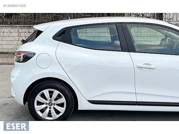 ESER OTOMOTİV DEN 2023 CLIO Equilibre 83 KM BOYASIZ TESLA EKRAN