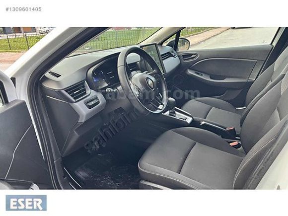 ESER OTOMOTİV DEN 2023 CLIO Equilibre 83 KM BOYASIZ TESLA EKRAN