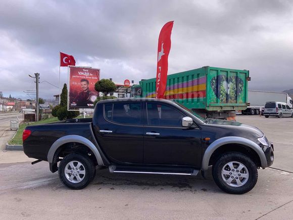 Sahibinden Mitsubishi L 200 4x2 Invite 2010 Model  473.000 km Siyah