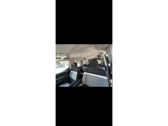Sahibinden Citroen Berlingo 1.5 BlueHDI Feel Bold 2024 Model  22.000 km Yeşil
