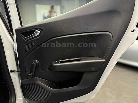 FLİES MOTORS'DAN CLİO 1.5 BLUEDCİ 111'BİN KM JOY