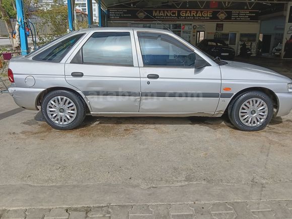 Sahibinden Ford Escort 1.6 CLX 1995 Model 
