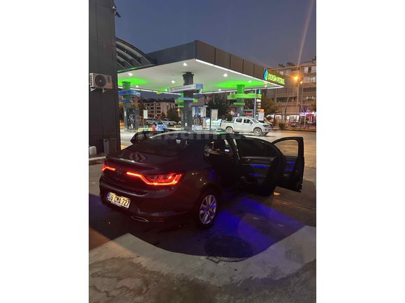 İLK SAHIBINDEN 1.3 TCE EDC - YETKILI SERVIS KAYITLI - BAKIMLI