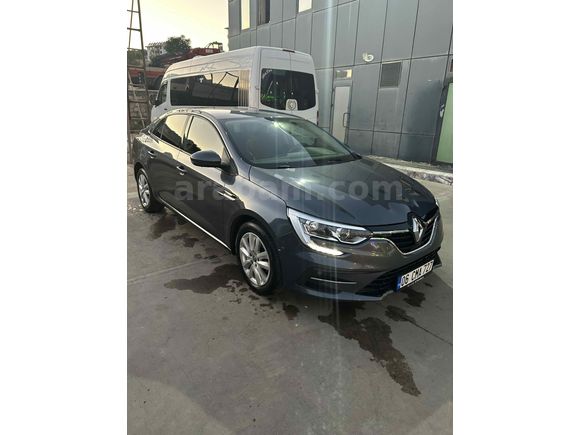 İLK SAHIBINDEN 1.3 TCE EDC - YETKILI SERVIS KAYITLI - BAKIMLI