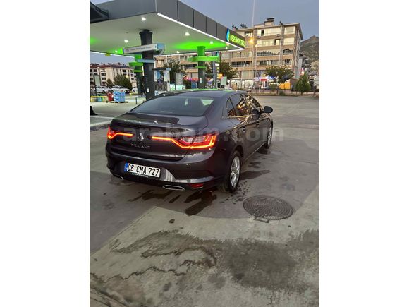 İLK SAHIBINDEN 1.3 TCE EDC - YETKILI SERVIS KAYITLI - BAKIMLI