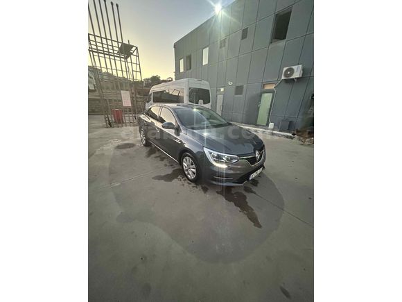 İLK SAHIBINDEN 1.3 TCE EDC - YETKILI SERVIS KAYITLI - BAKIMLI