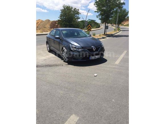 İLK SAHIBINDEN 1.3 TCE EDC - YETKILI SERVIS KAYITLI - BAKIMLI