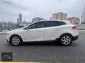 BAY-CAR VOLVO V40 CROSS COUNTRY ADVANCE POWERSHIFT 1.6 D2