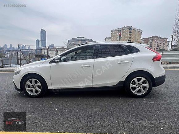 BAY-CAR VOLVO V40 CROSS COUNTRY ADVANCE POWERSHIFT 1.6 D2