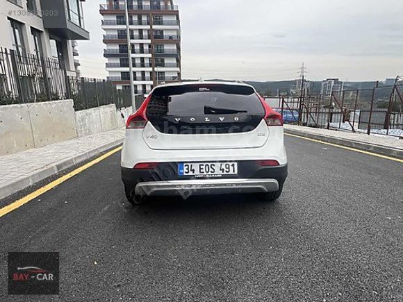 BAY-CAR VOLVO V40 CROSS COUNTRY ADVANCE POWERSHIFT 1.6 D2