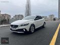 BAY-CAR VOLVO V40 CROSS COUNTRY ADVANCE POWERSHIFT 1.6 D2