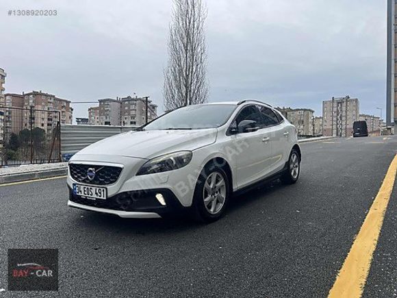 BAY-CAR VOLVO V40 CROSS COUNTRY ADVANCE POWERSHIFT 1.6 D2