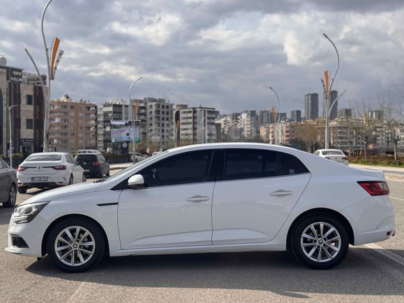 Sahibinden Renault Megane 1.5 Blue DCI Touch 2020 Model 