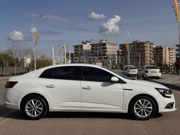 Sahibinden Renault Megane 1.5 Blue DCI Touch 2020 Model 